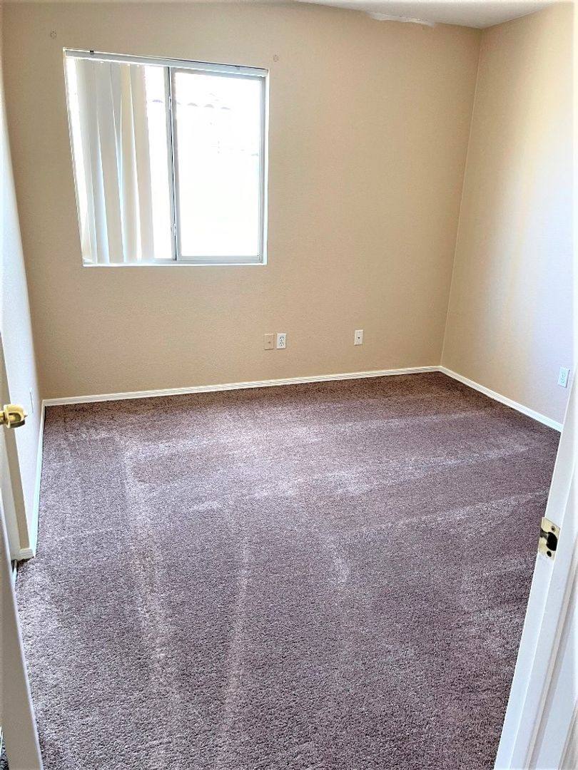 House for rent at 13365 W Canyon Creek Dr, Surprise, AZ 85374