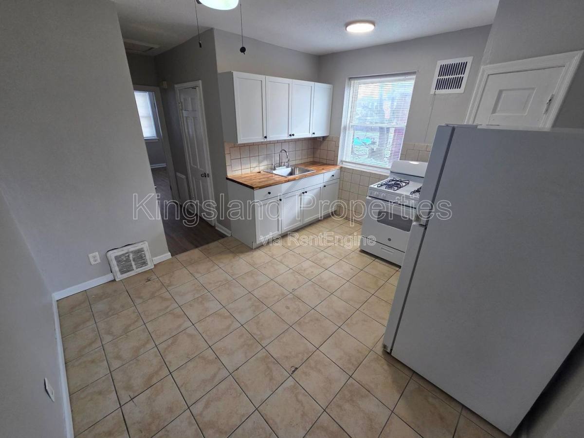 Apartment for rent at 4752 Pennsylvania Ave #4754, Saint Louis, MO 63111