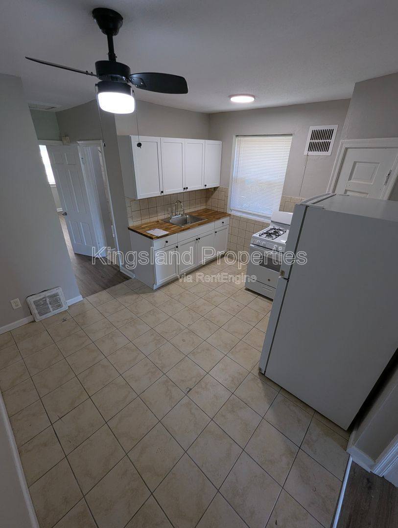 Apartment for rent at 4752 Pennsylvania Ave #4754, Saint Louis, MO 63111