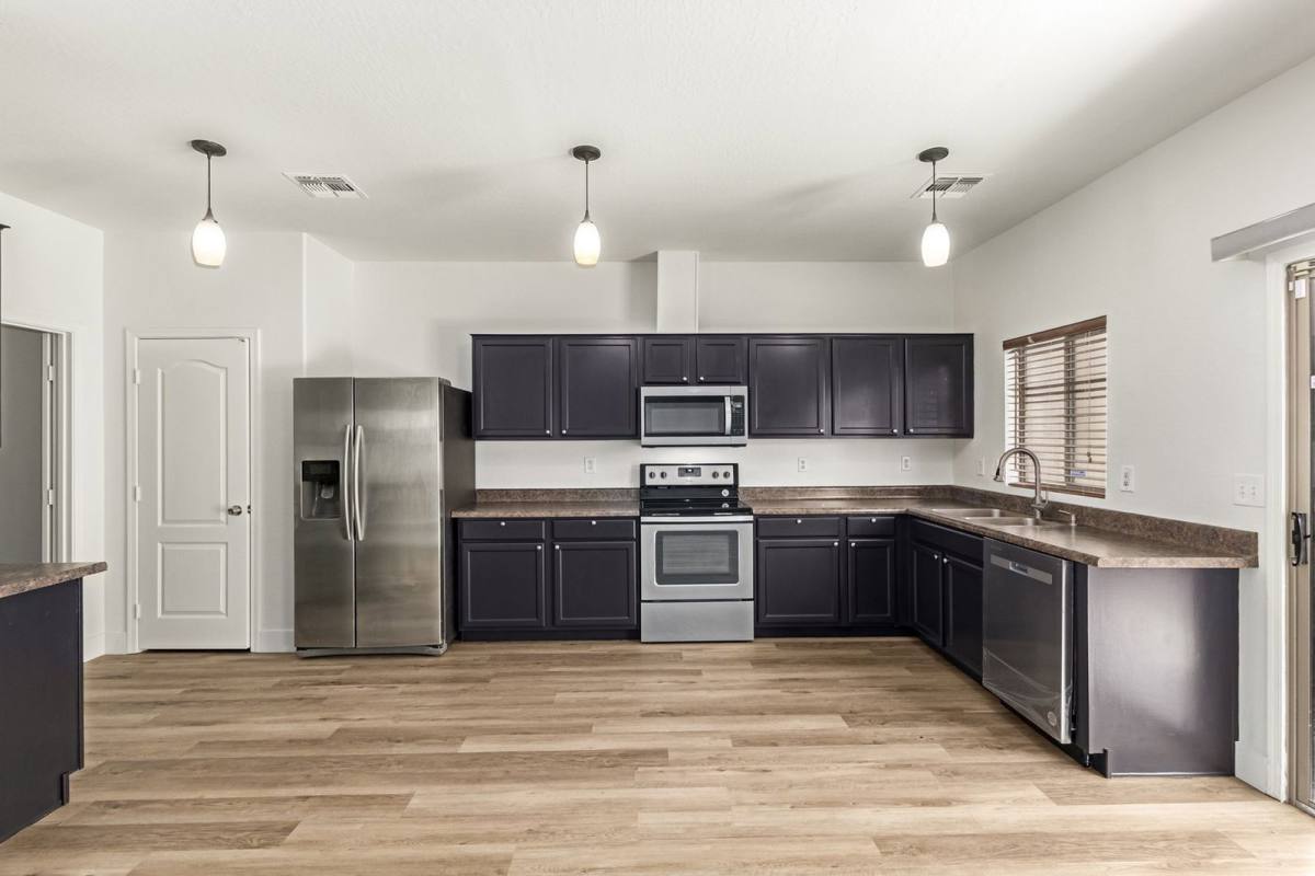 House for rent at 7007 W Mercer Lane, Peoria, AZ 85345