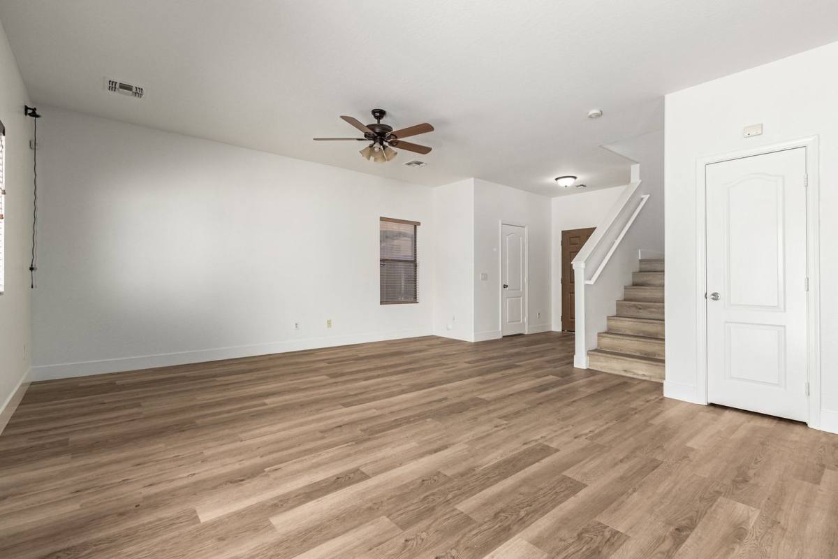 House for rent at 7007 W Mercer Lane, Peoria, AZ 85345