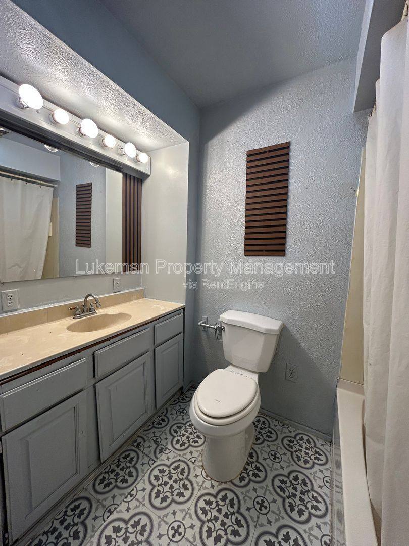 Apartment for rent at 5816 Vermont Ave, Portage, MI 49024
