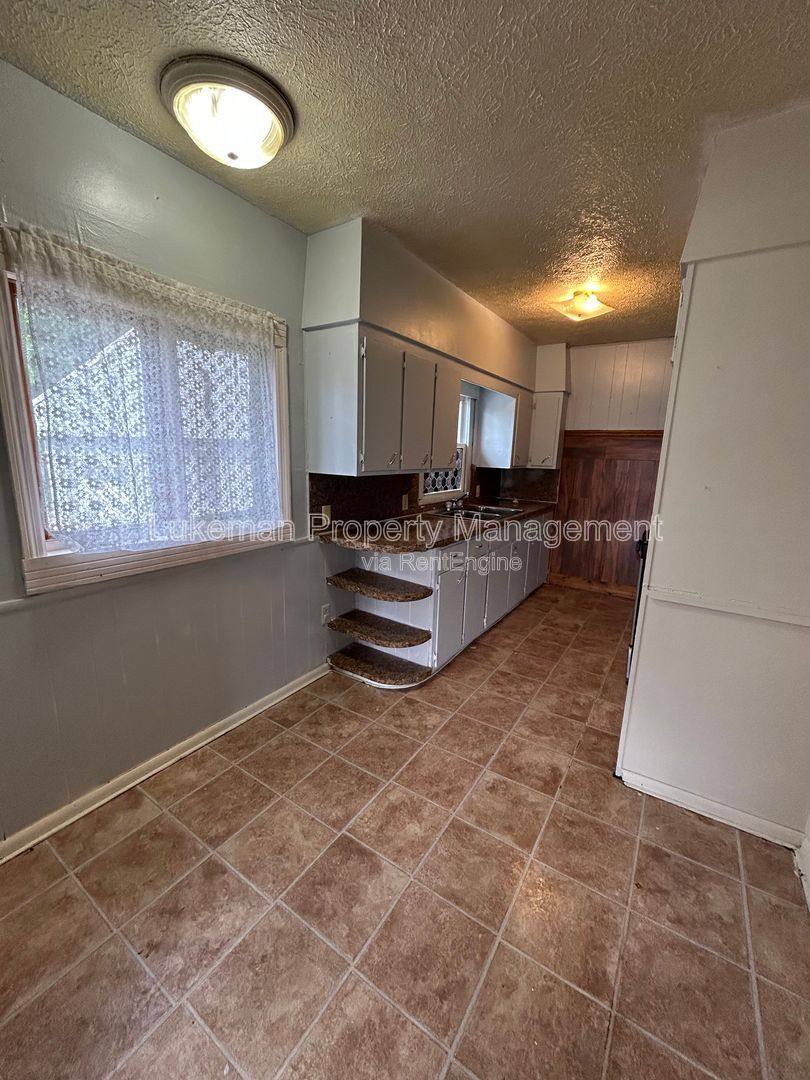 Apartment for rent at 5816 Vermont Ave, Portage, MI 49024