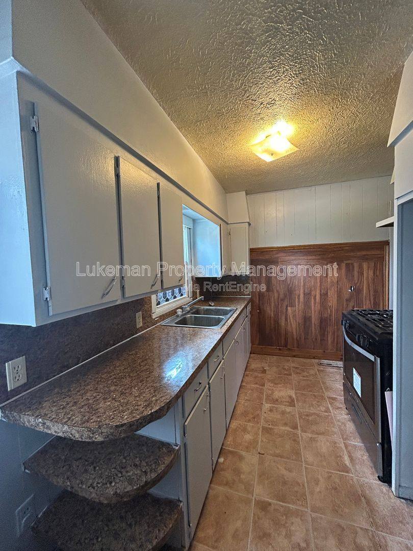 Apartment for rent at 5816 Vermont Ave, Portage, MI 49024