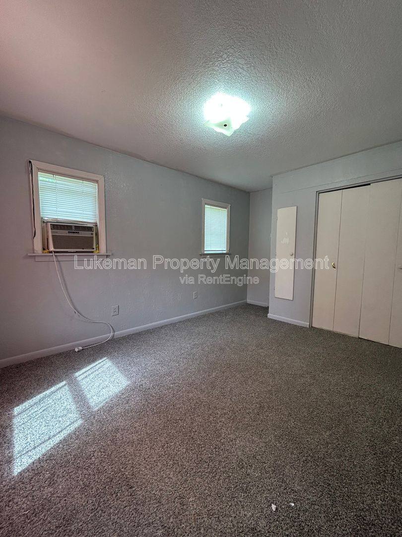 Apartment for rent at 5816 Vermont Ave, Portage, MI 49024