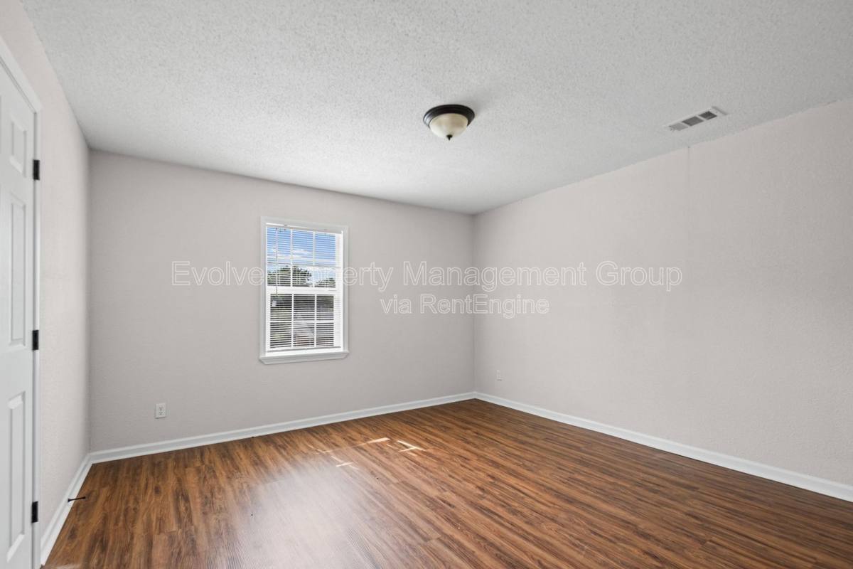Apartment for rent at 1196 Aubra Rd #1, Memphis, TN 38111