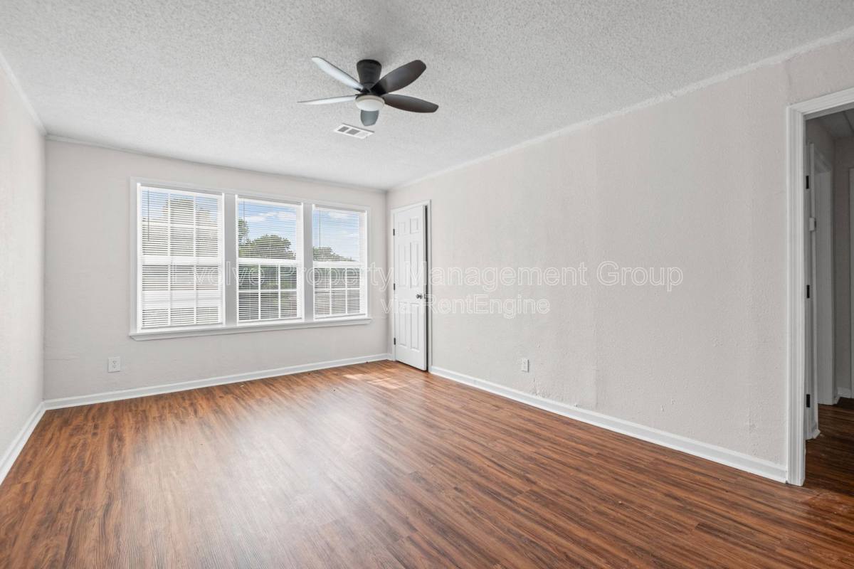 Apartment for rent at 1196 Aubra Rd #1, Memphis, TN 38111