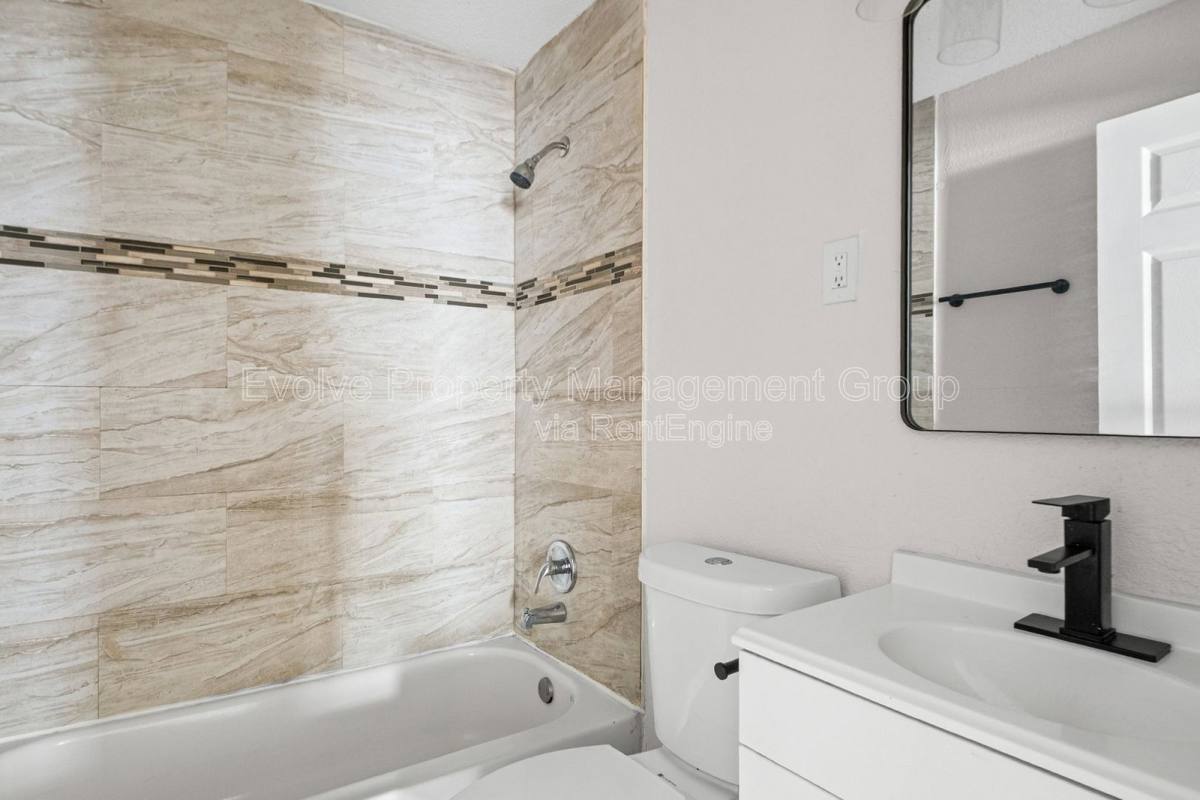 Apartment for rent at 1196 Aubra Rd #1, Memphis, TN 38111