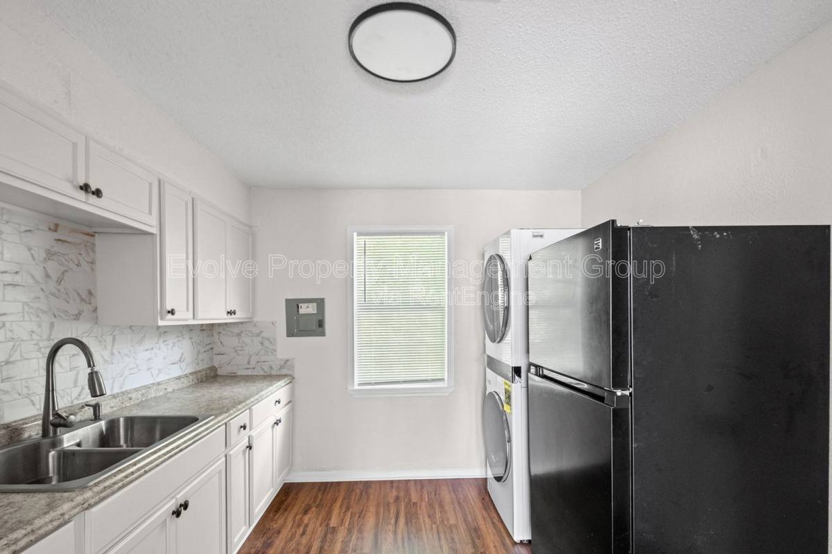 Apartment for rent at 1196 Aubra Rd #1, Memphis, TN 38111
