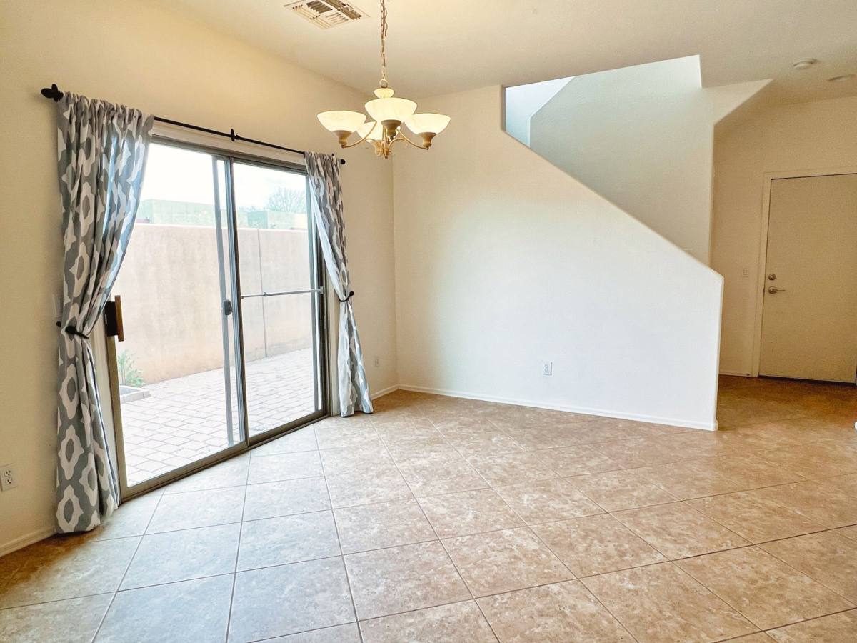 House for rent at 113 E Palomino Dr, Gilbert, AZ 85296