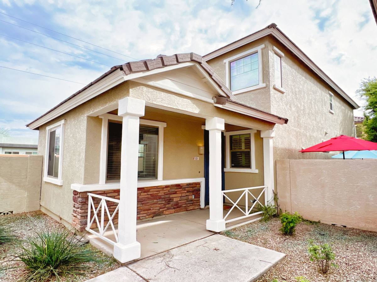 House for rent at 113 E Palomino Dr, Gilbert, AZ 85296