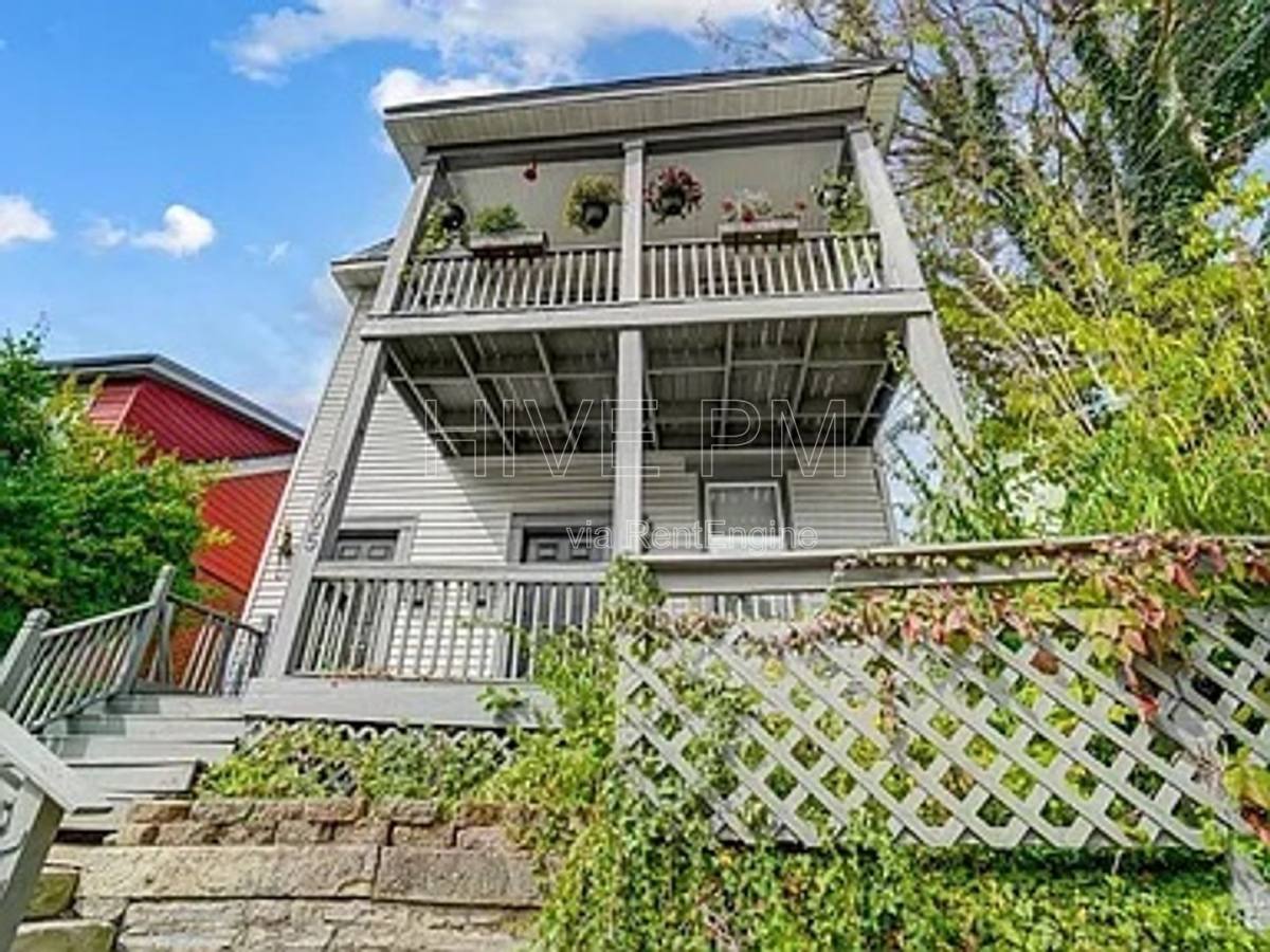 Apartment for rent at 2705 Hackberry St #1, Cincinnati, OH 45206