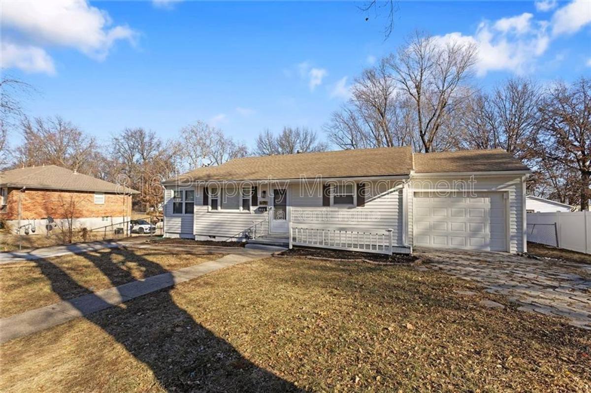 House for rent at 609 SE Florence Ave, Lees Summit, MO 64063