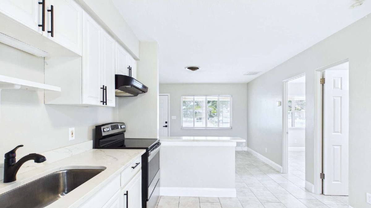Apartment for rent at 3815 1st Ave N #A, Saint Petersburg, FL 33713