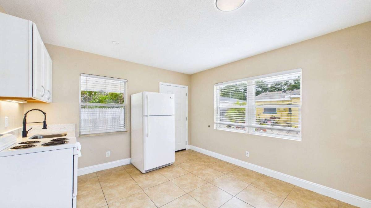 Apartment for rent at 3815 1st Ave N #C, Saint Petersburg, FL 33713