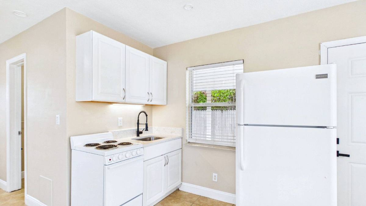 Apartment for rent at 3815 1st Ave N #C, Saint Petersburg, FL 33713