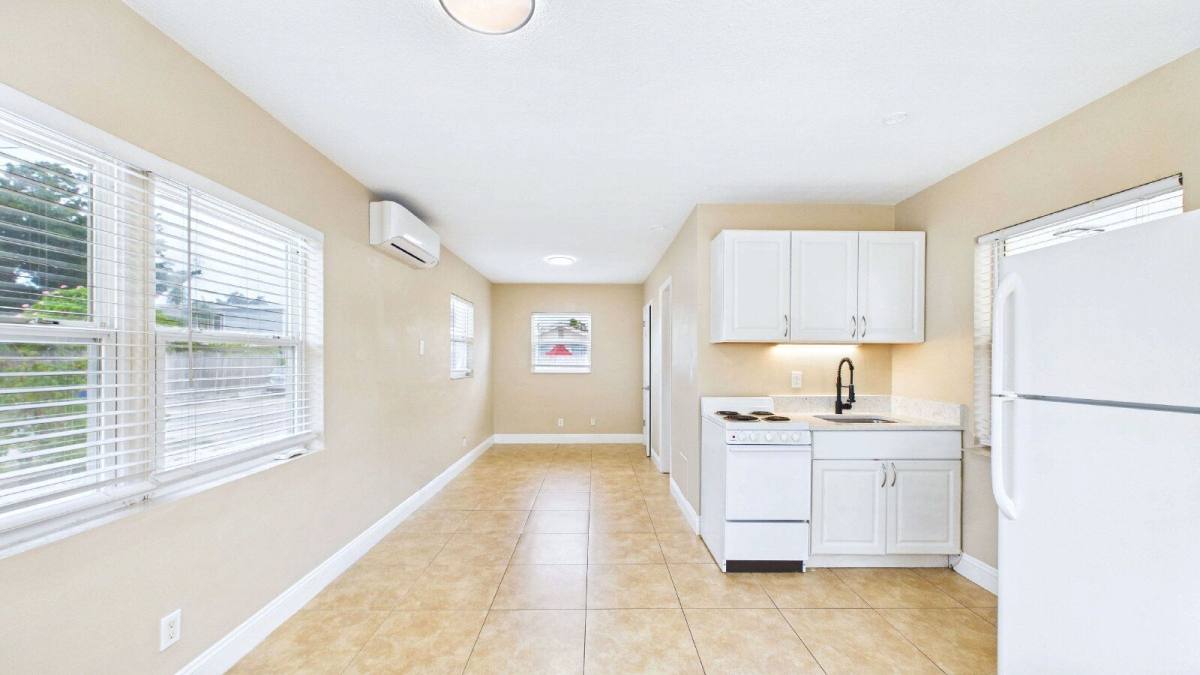 Apartment for rent at 3815 1st Ave N #C, Saint Petersburg, FL 33713