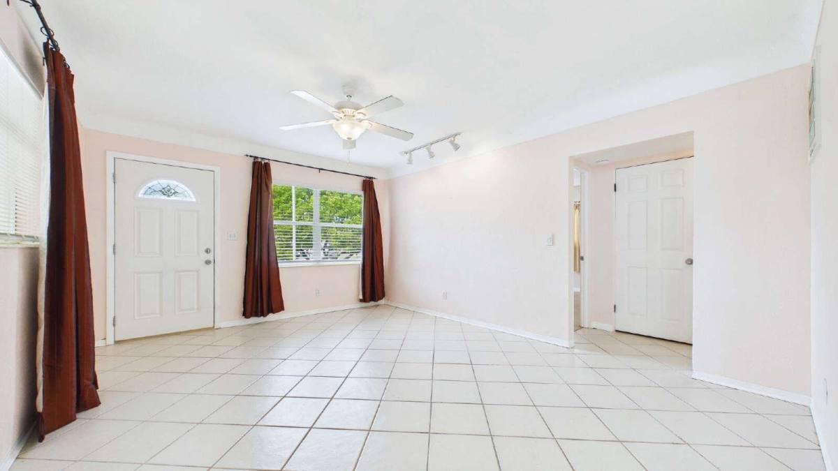 House for rent at 5261 48th Terrace N, Saint Petersburg, FL 33709