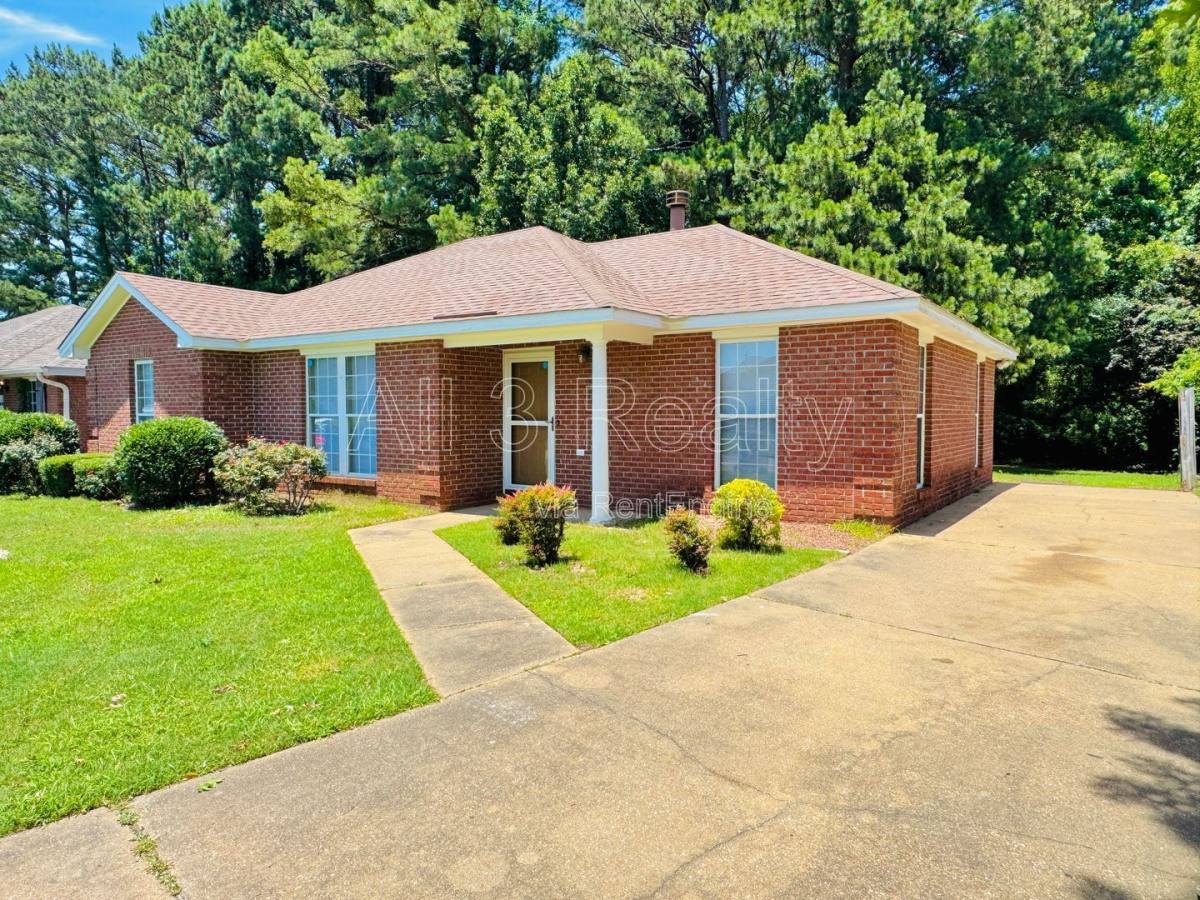 House for rent at 6917 Oak Side Dr, Montgomery, AL 36117