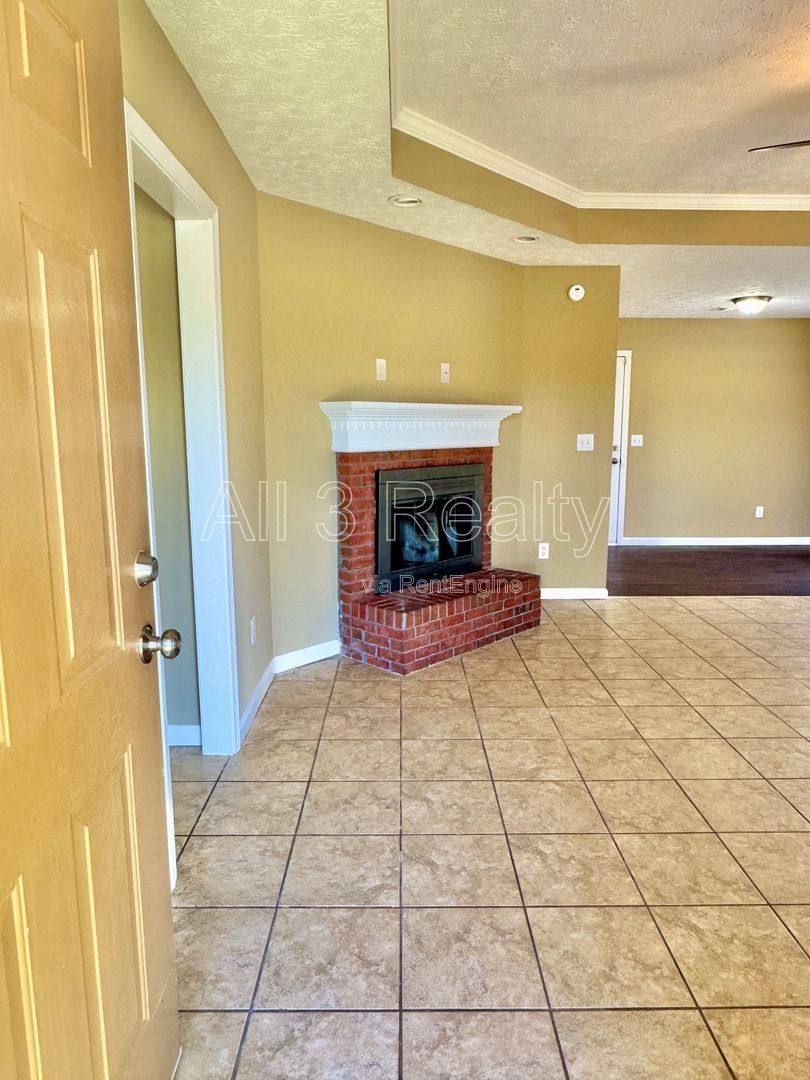 House for rent at 6917 Oak Side Dr, Montgomery, AL 36117