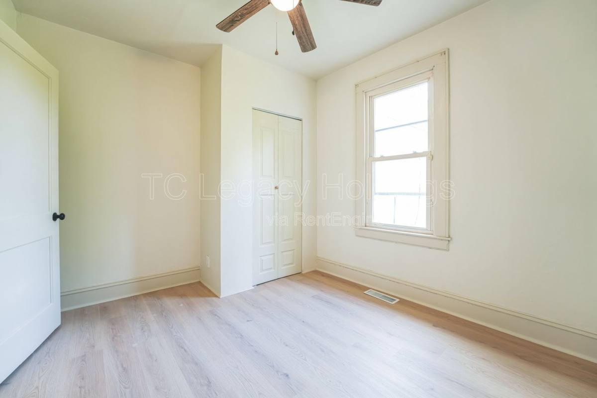 Apartment for rent at 316 1 2 Harrison St, Clarksburg, WV 26301