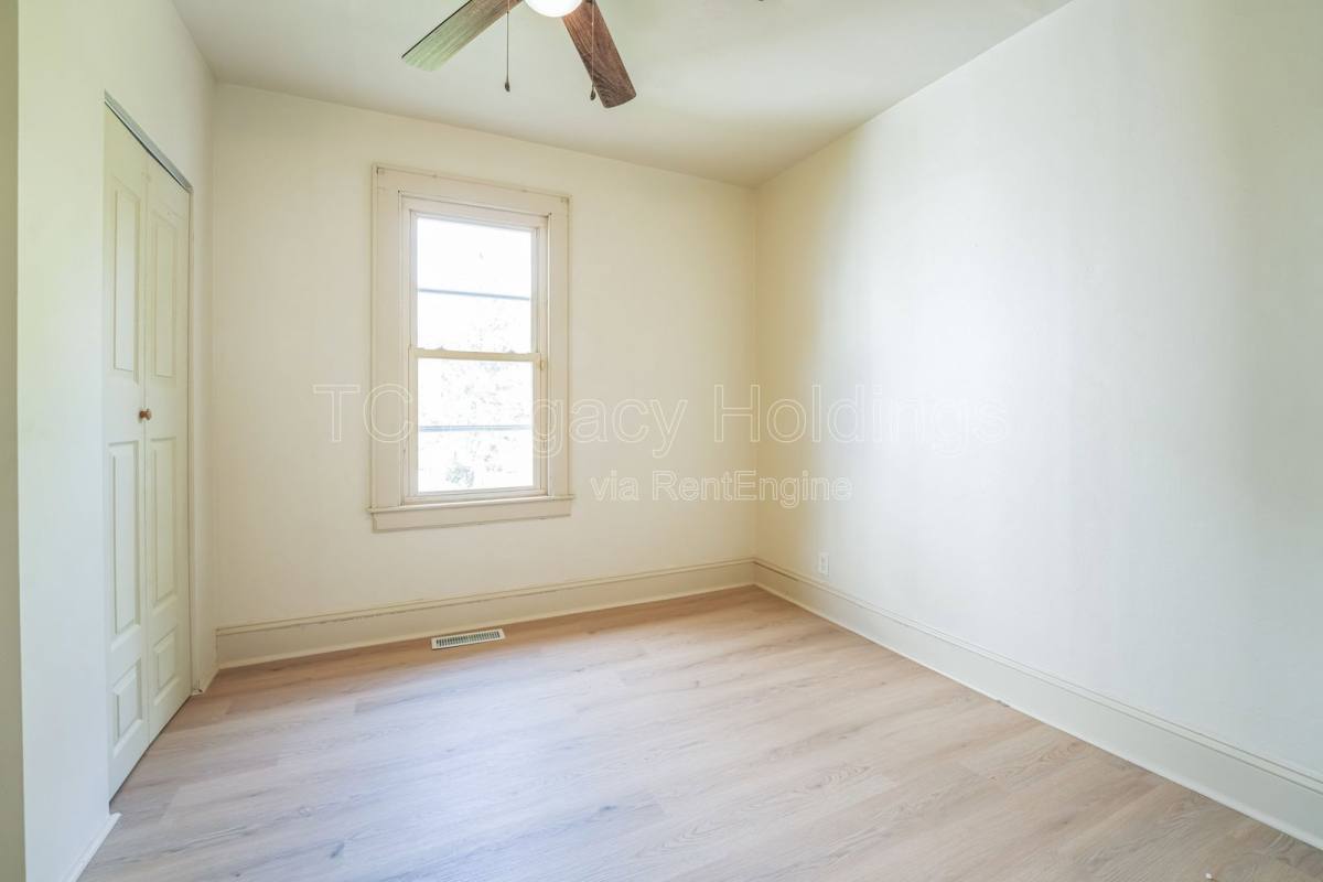 Apartment for rent at 316 1 2 Harrison St, Clarksburg, WV 26301