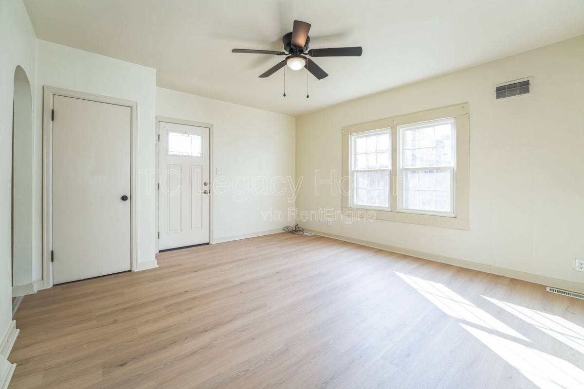 Apartment for rent at 316 1 2 Harrison St, Clarksburg, WV 26301