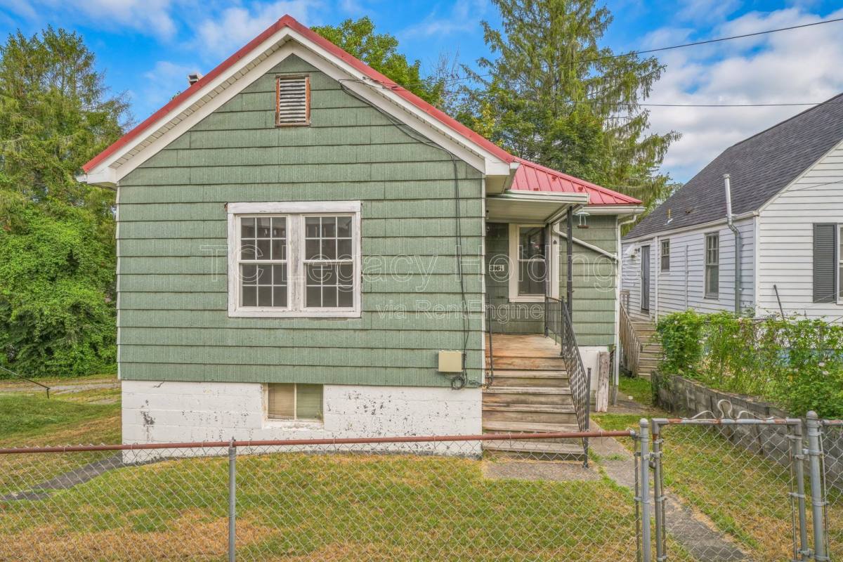 Apartment for rent at 316 1 2 Harrison St, Clarksburg, WV 26301