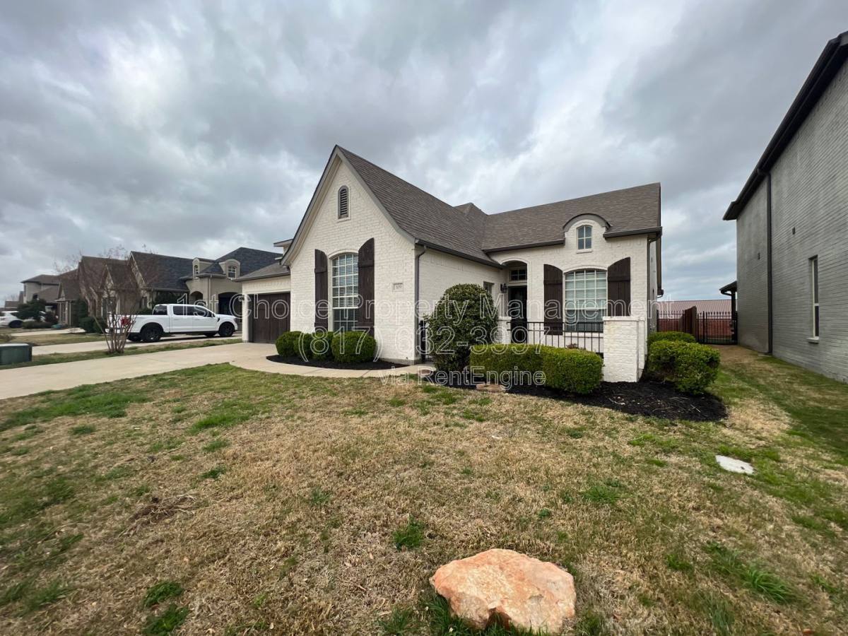 House for rent at 109 Parkview Dr, Aledo, TX 76008