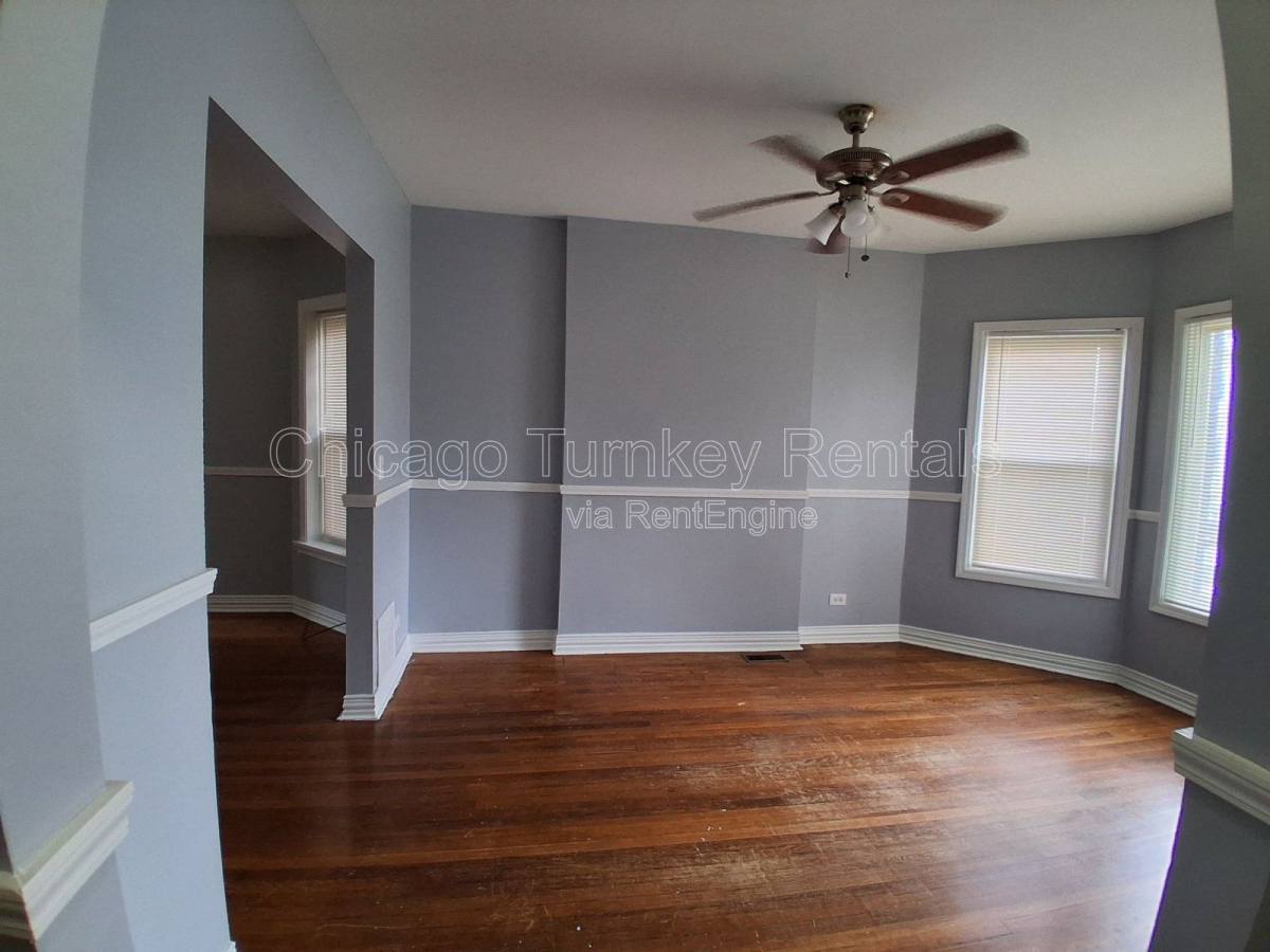 Apartment for rent at 7125 S Ellis Ave #1, Chicago, IL 60619