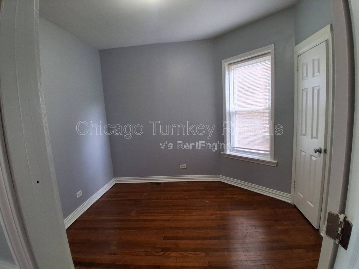 Apartment for rent at 7125 S Ellis Ave #1, Chicago, IL 60619