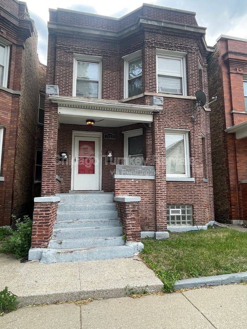 Apartment for rent at 7125 S Ellis Ave #1, Chicago, IL 60619