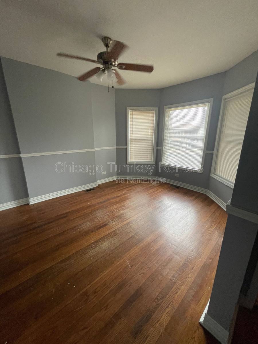 Apartment for rent at 7125 S Ellis Ave #1, Chicago, IL 60619