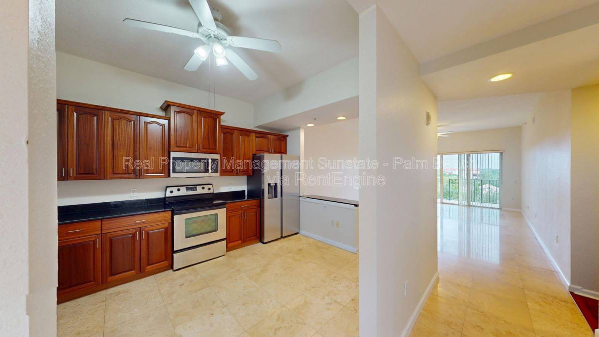 Apartment for rent at 1610 Presidential Way #505B, West Palm Beach, FL 33401