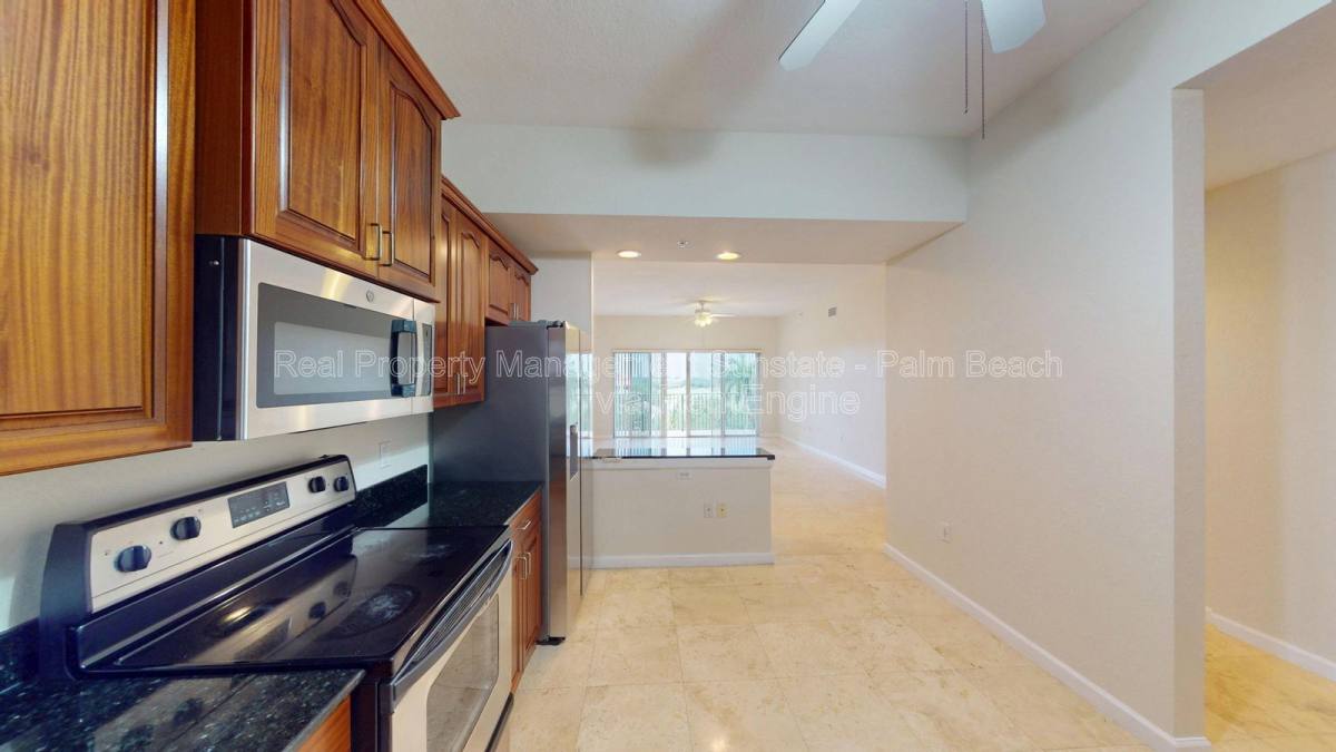 Apartment for rent at 1610 Presidential Way #505B, West Palm Beach, FL 33401