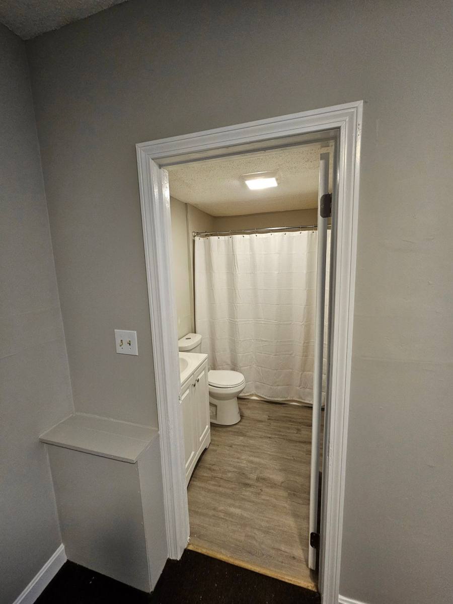 Apartment for rent at 247 Grove St #1R, Manchester, NH 03103