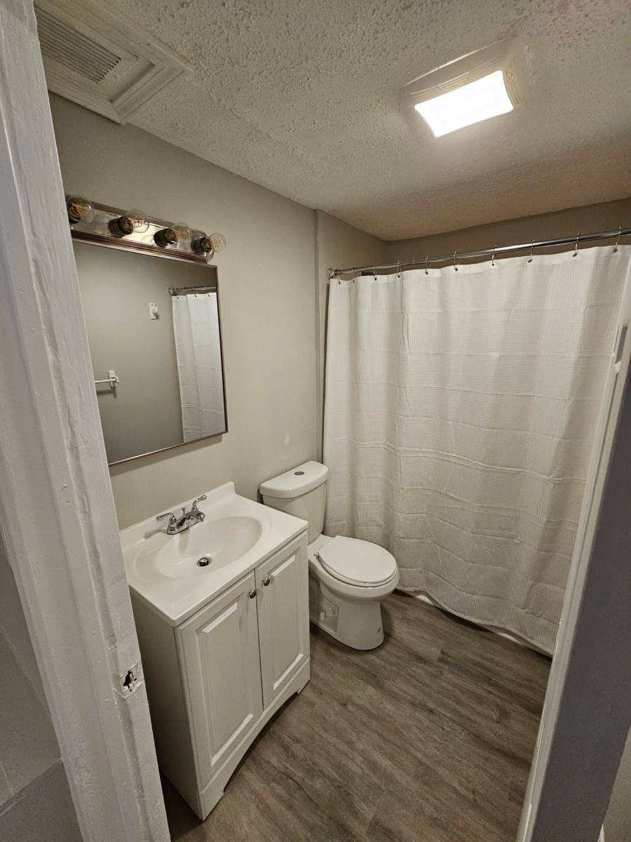 Apartment for rent at 247 Grove St #1R, Manchester, NH 03103
