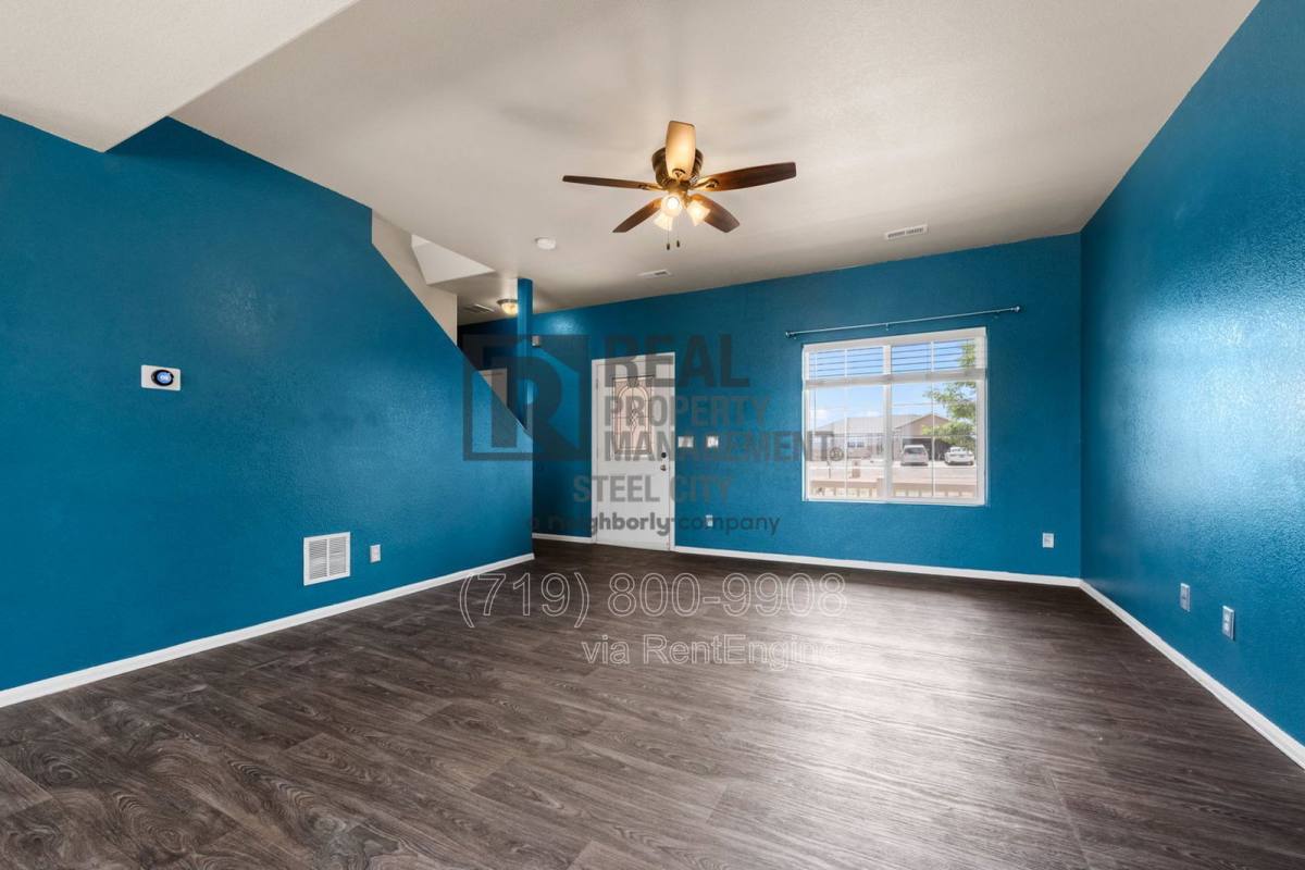 House for rent at 947 E Kirkwood Dr, Pueblo, CO 81007