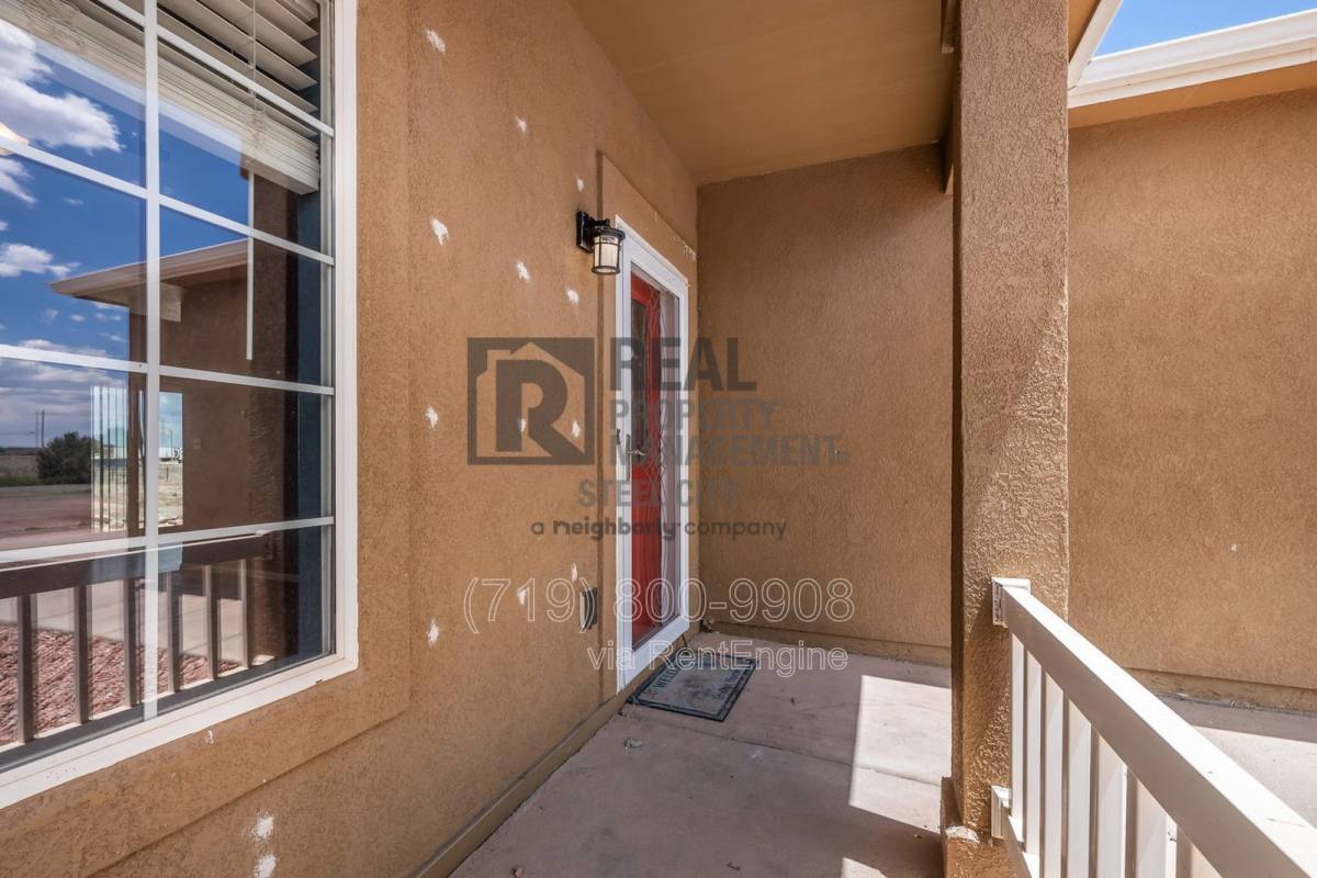 House for rent at 947 E Kirkwood Dr, Pueblo, CO 81007