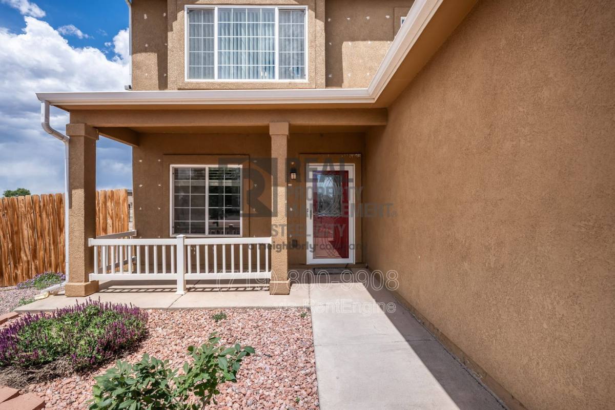 House for rent at 947 E Kirkwood Dr, Pueblo, CO 81007