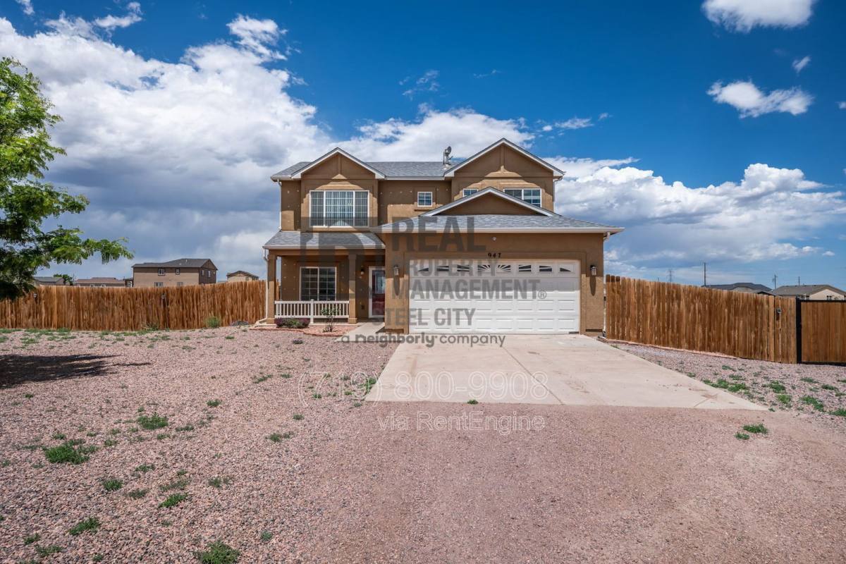 House for rent at 947 E Kirkwood Dr, Pueblo, CO 81007