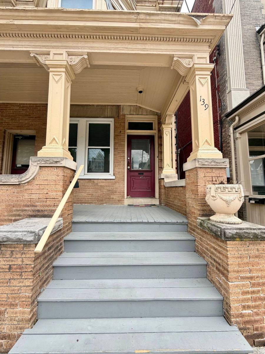 Apartment for rent at 139 College Ave #1, Lancaster, PA 17603