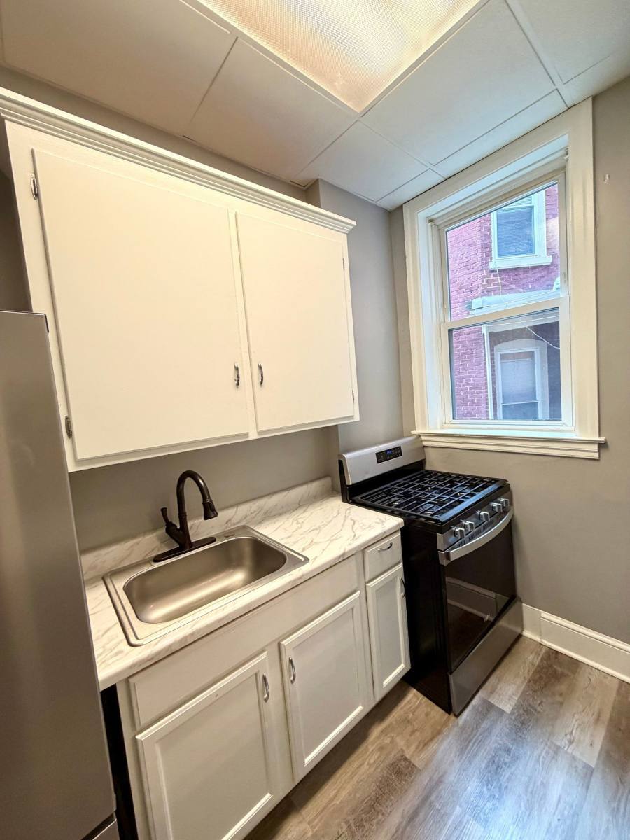 Apartment for rent at 139 College Ave #1, Lancaster, PA 17603