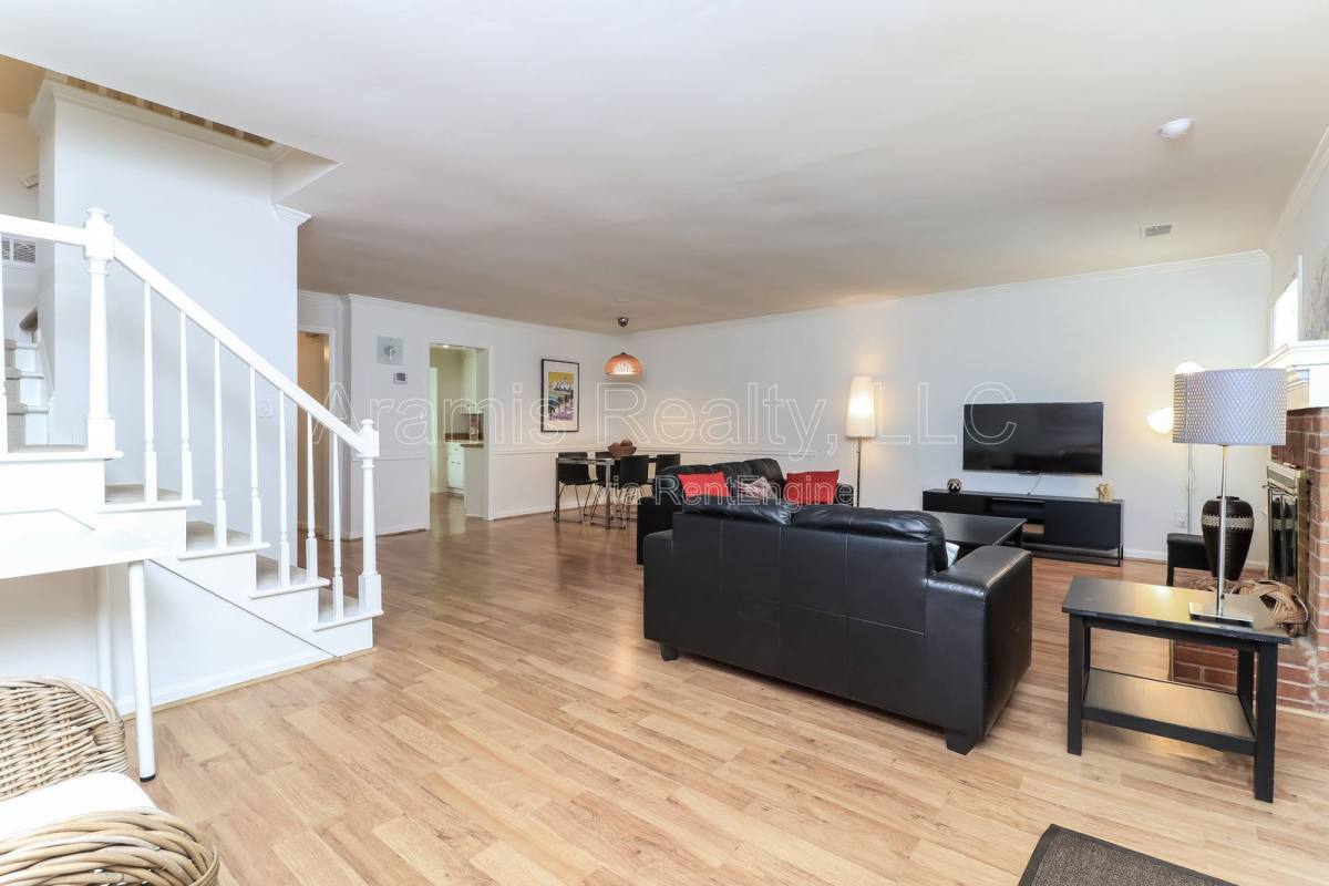 Townhouse for rent at 1381 Old Virginia Court SE, Marietta, GA 30067