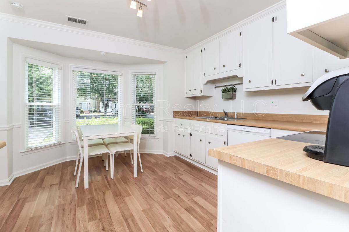 Townhouse for rent at 1381 Old Virginia Court SE, Marietta, GA 30067