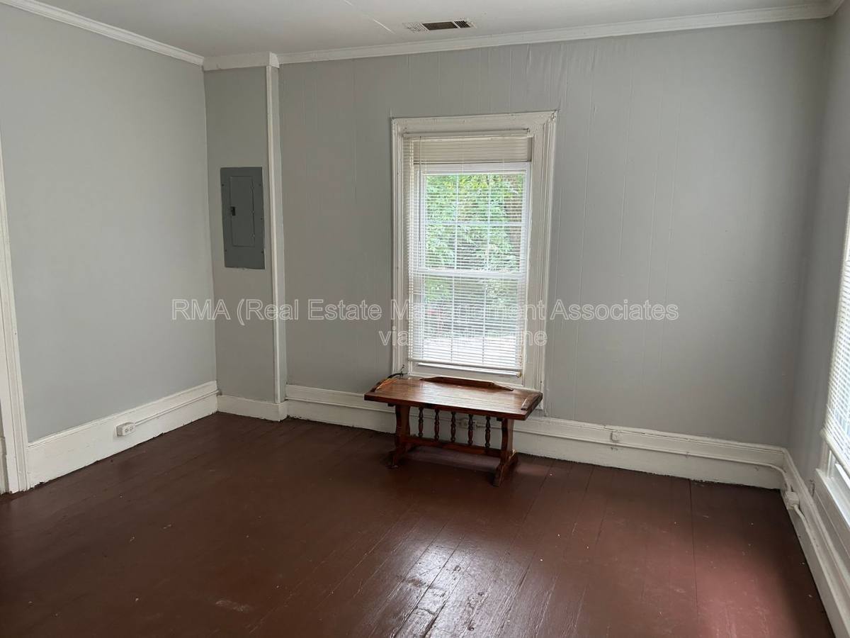Apartment for rent at 738 W Poplar St #4, Griffin, GA 30224