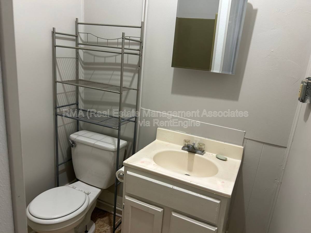 Apartment for rent at 738 W Poplar St #4, Griffin, GA 30224