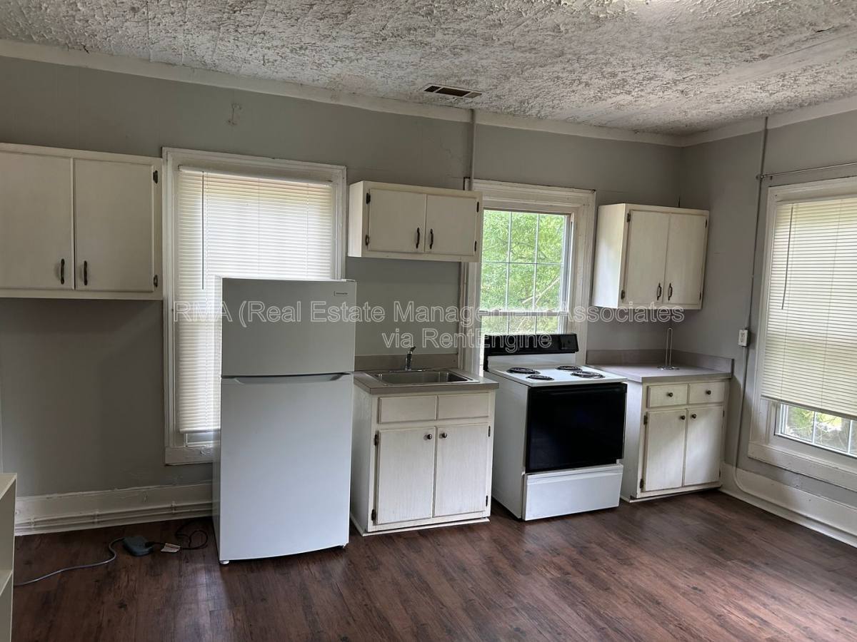 Apartment for rent at 738 W Poplar St #4, Griffin, GA 30224