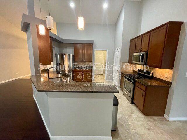 House for rent at 216 Magnolia Trace Dr, Ballwin, MO 63021