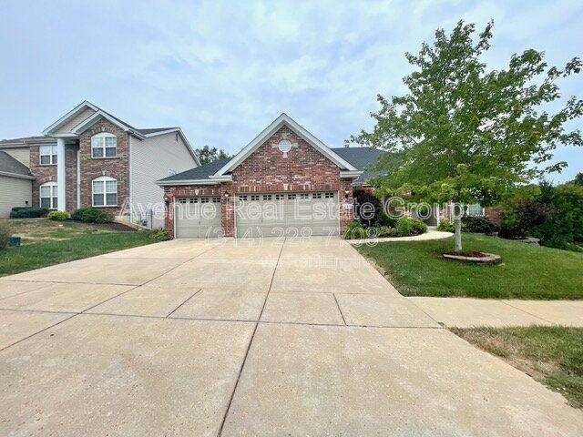 House for rent at 216 Magnolia Trace Dr, Ballwin, MO 63021